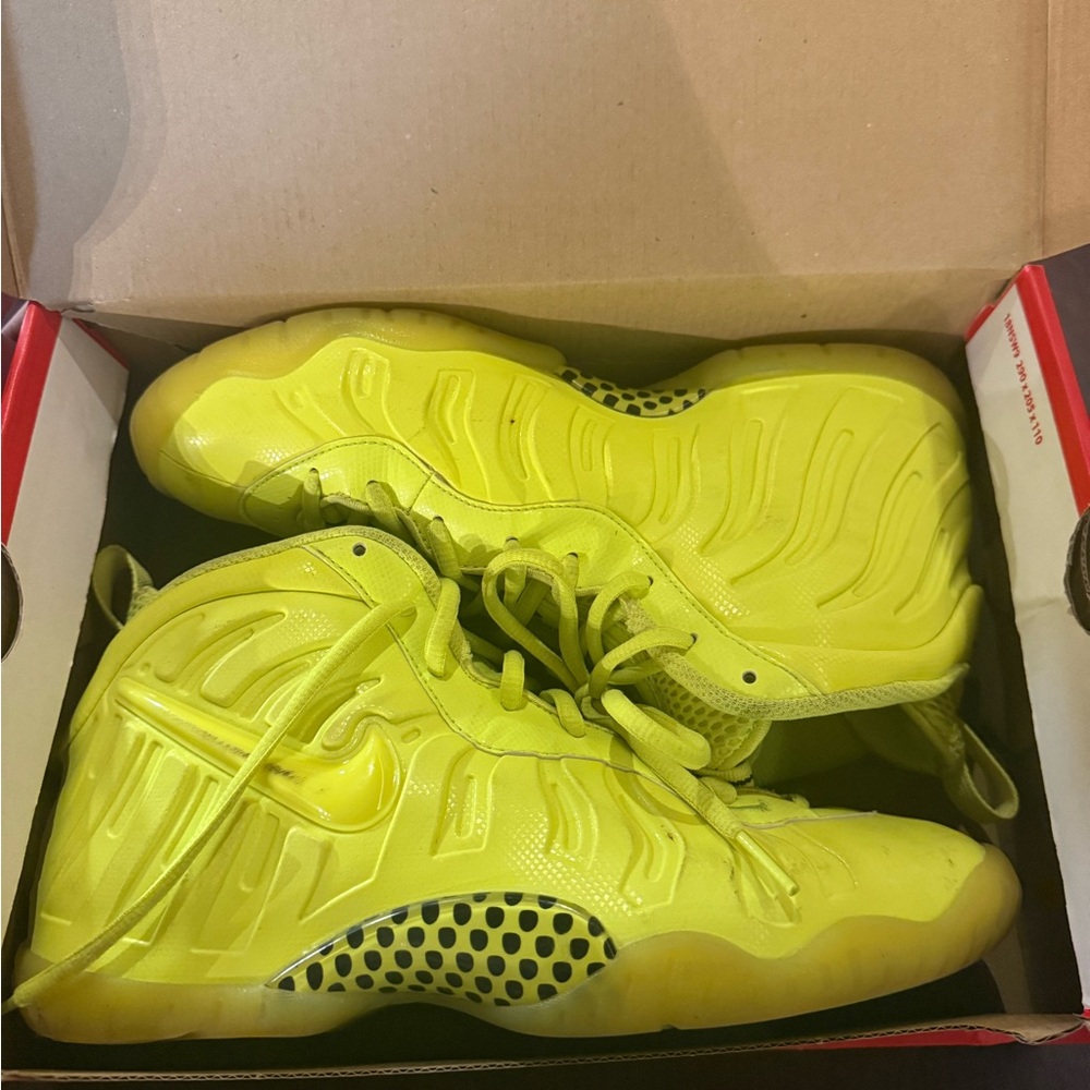 Nike CW1593-702 Foamposite Pro Volt Green Shoes Youth Boys Size 6.5